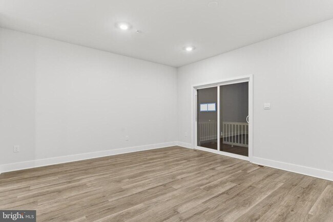 Photo - 5221 Manor Park Dr