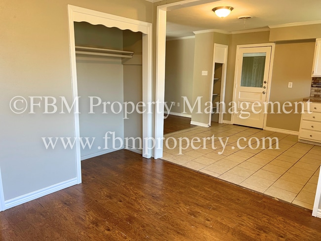 Photo - 3015 Winfield Dr