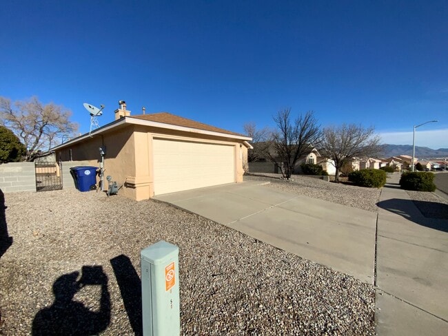 Photo - 3 Bedroom Single Story Home Available Near Irving Blvd NW & Eagle Ranch Rd!