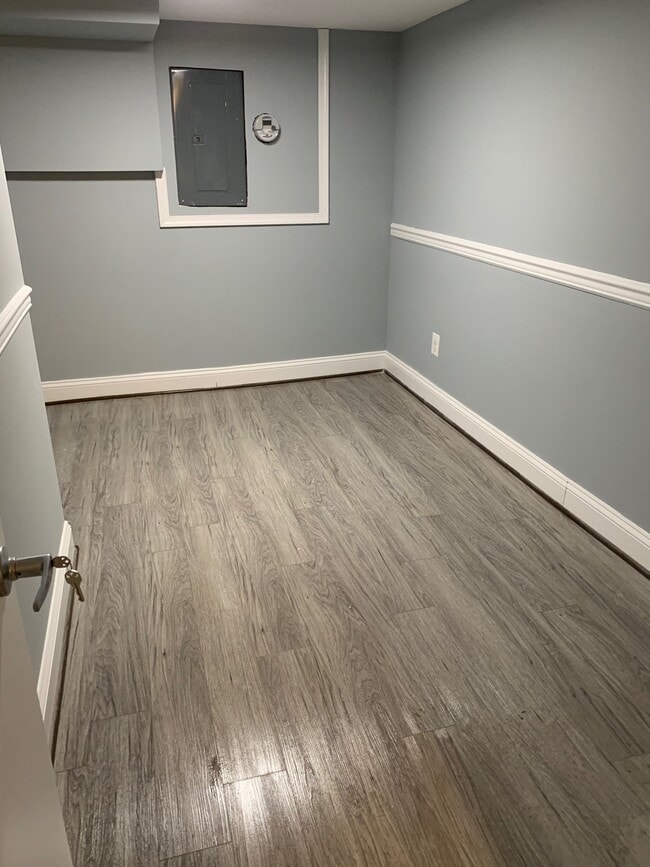 Photo - 148 N E Ave