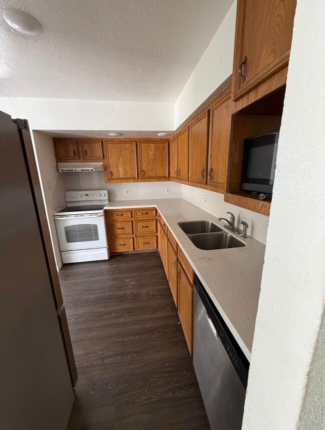 Photo - 706 Rockdale Rd