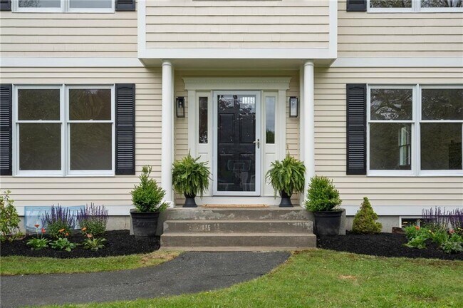 43 Bluegrass Dr
