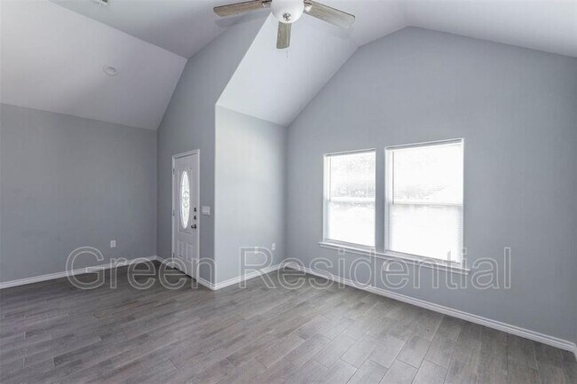 Photo - 16948 W Ivanhoe St