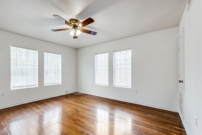 Building Photo - 519 W Main St Unit 4 Rental