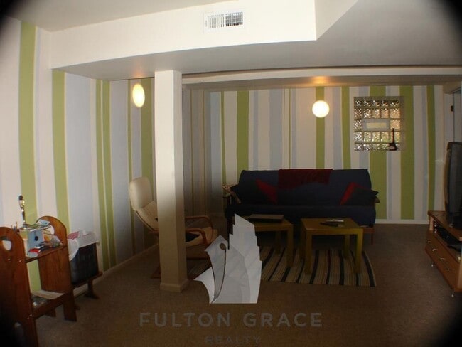 Photo - 1260 N Greenview Ave