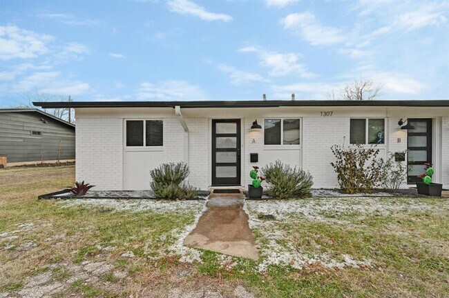 Photo - 1307 Falcon Cove