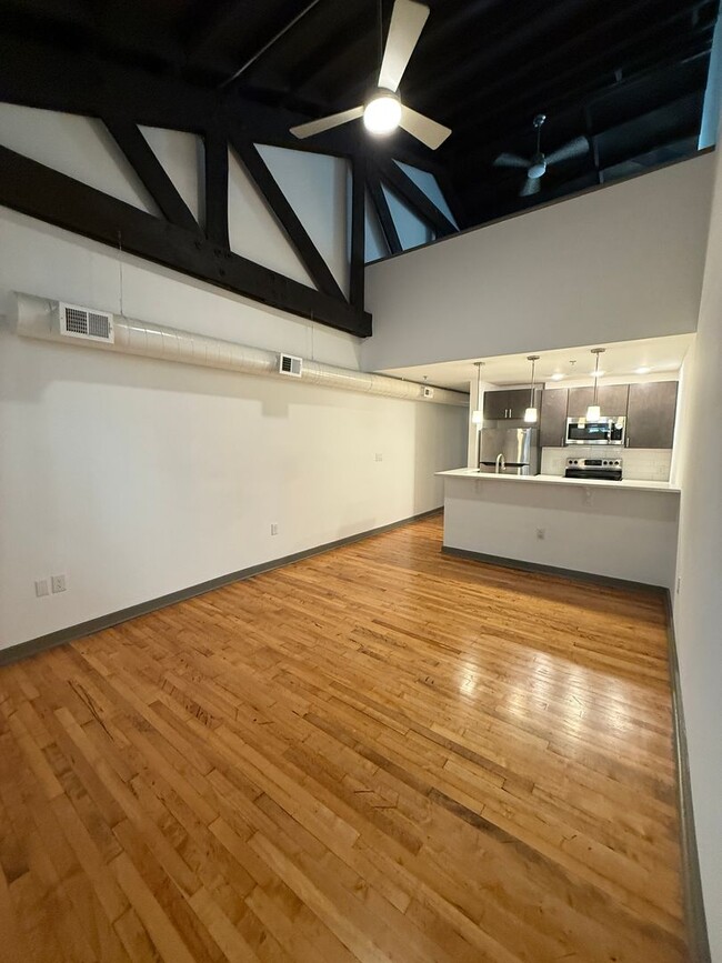 Building Photo - Loft Style One Bedroom with Washer & Dryer Unit 6204