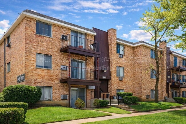 Building Photo - 847 College Blvd Unit 201