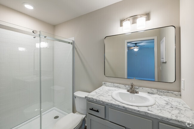 E2 2BR, 2BA - 1,120 SF - Primary Bathroom