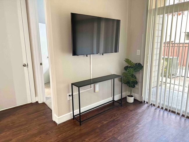 Photo - 12848 Queensbury Ln Unit ID1335682P