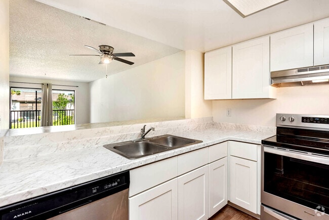 Building Photo - 1029 Regency Dr Unit 10 Rental