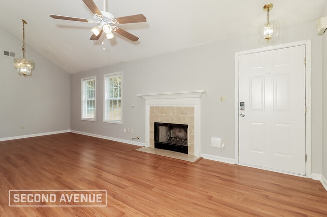 Photo - 1028 Abercorn Way