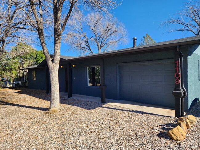 Building Photo - 1109 S Ocotillo Dr Unit Single Family Home