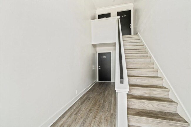 Photo - SPRINGHILL OAKS CONDOMINIUMS