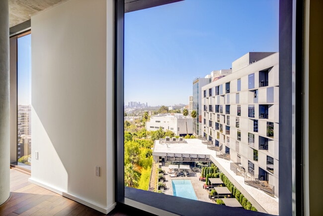 AKA West Hollywood Apartment Residences
