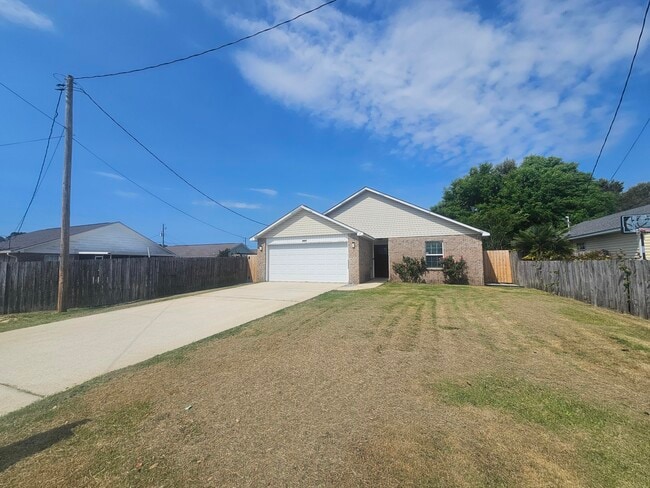 Building Photo - 2001 Presidio St