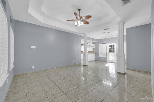 Photo - 21 Camelot Dr