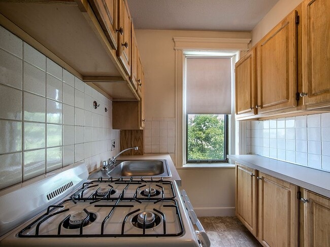 *Pictures are representative samples of the advertised unit. In some cases, the actual units you tou - 1161 Commonwealth Ave Unit 33