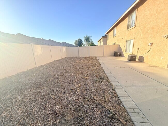 Photo - 461 Westminster Pl Unidad B