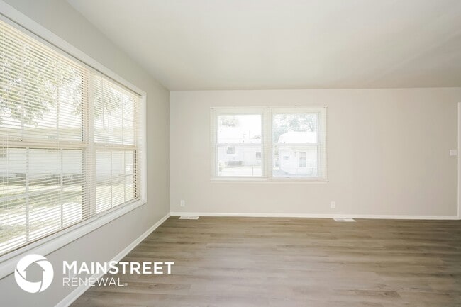 Photo - 222 Richie Ave