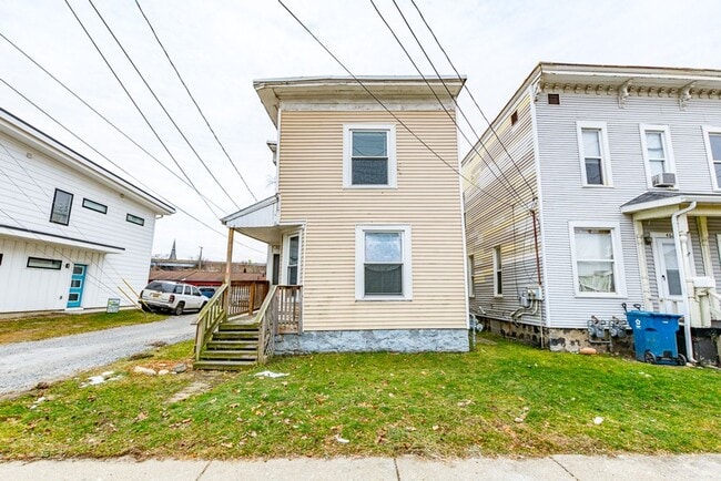 Photo - Bright Upper Two Bedroom Unit! Recently Remodeled!