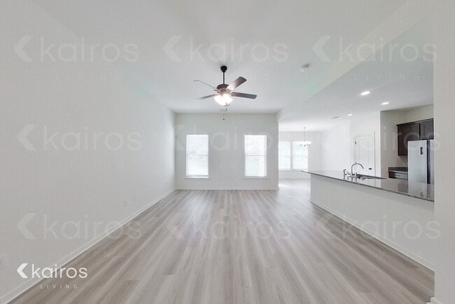 Photo - 204 Foggy Ln