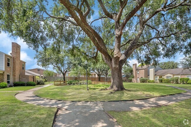 Building Photo - 11812 Southlake Dr Rental
