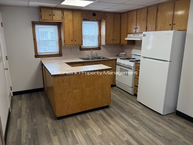 Building Photo - 125-127 Pond Street Unit 1