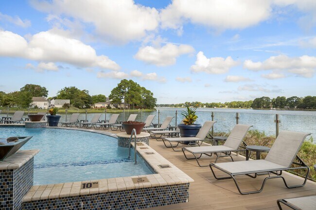 River House Apartments
