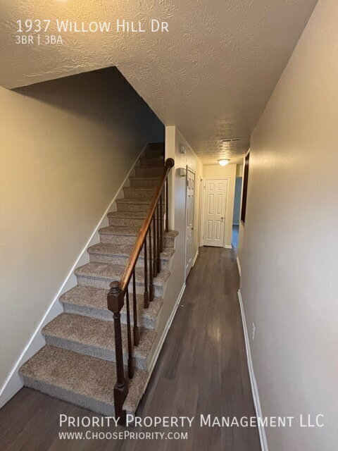 Photo - 1937 Willow Hill Dr