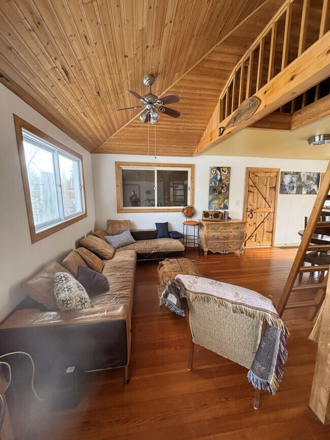 Photo - 3105 Lakeview Ave