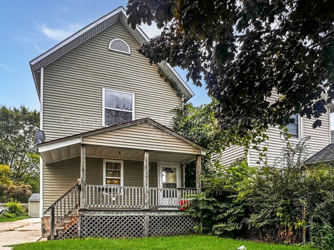 Building Photo - 309 Seward Ave NW Rental