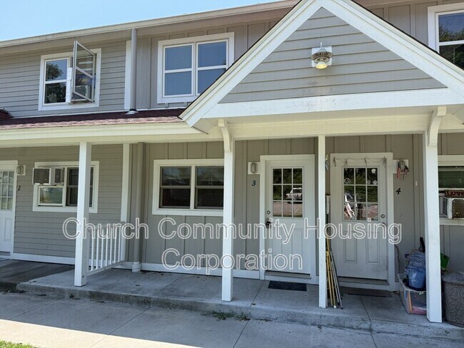 169 Conanicus Ave Unit 3