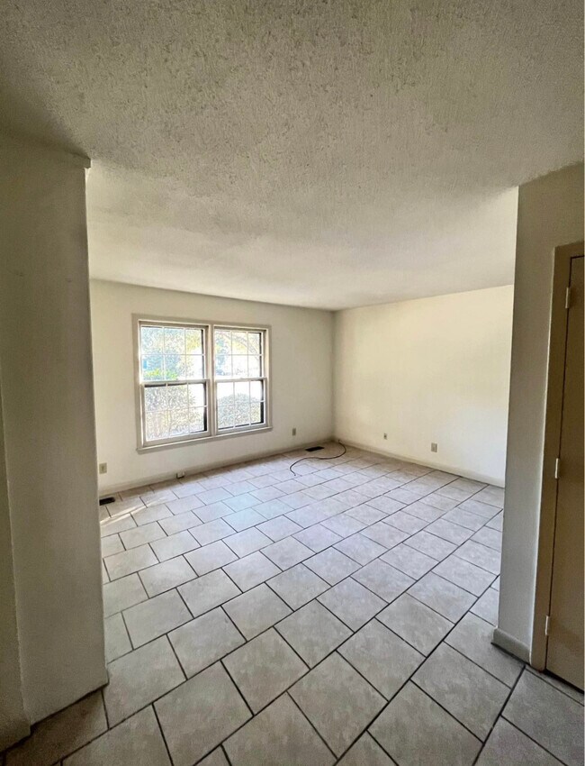 Photo - 1421 Wellington Ave