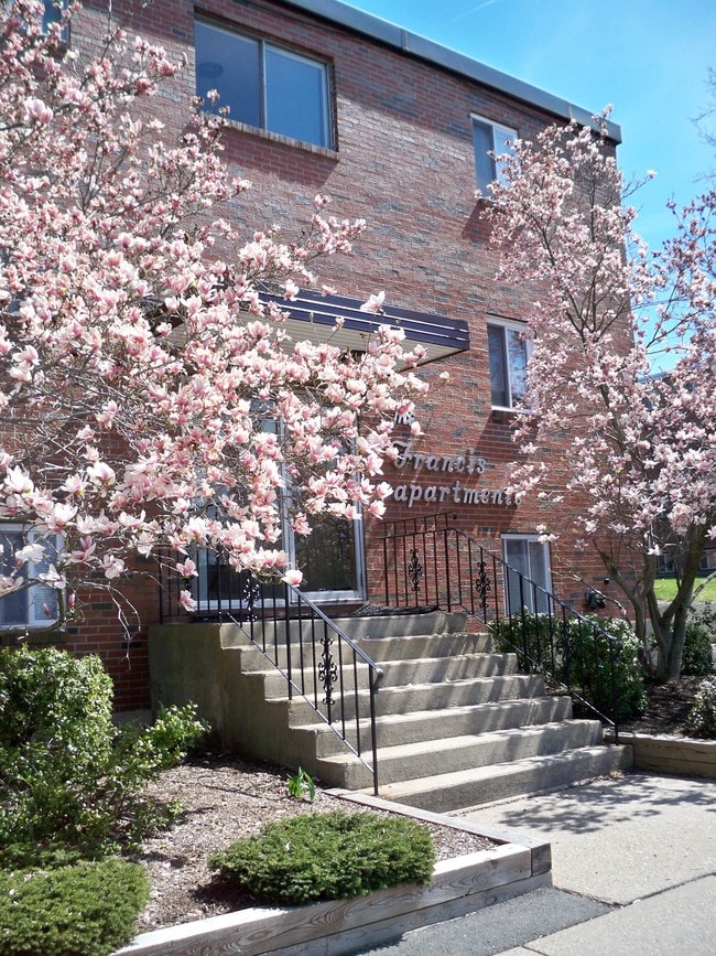 Francis Apartments - Francis Apartments