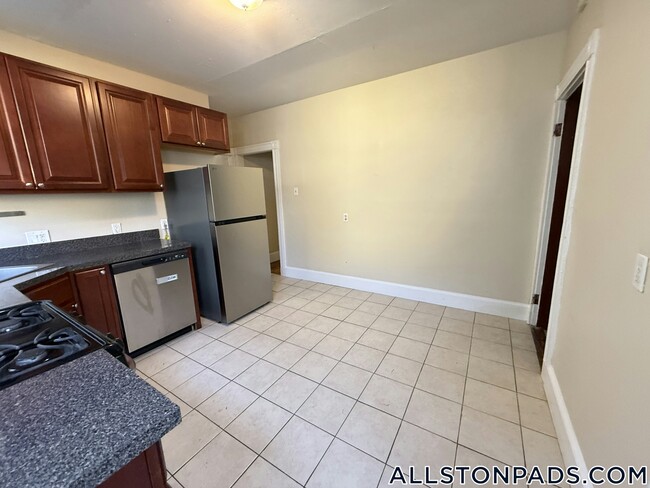 Photo - 35 Allston St Unidad 1