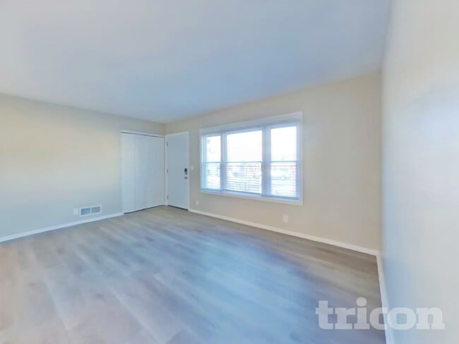 Photo - 2463 Yolanda Trail