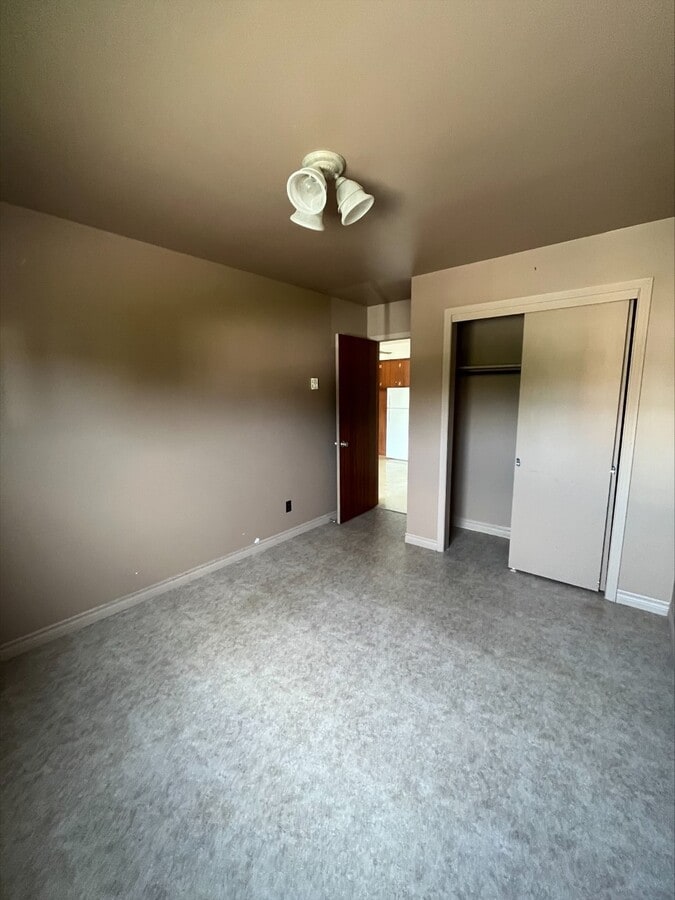 Photo - 615 Chalmers Ct Unité 18