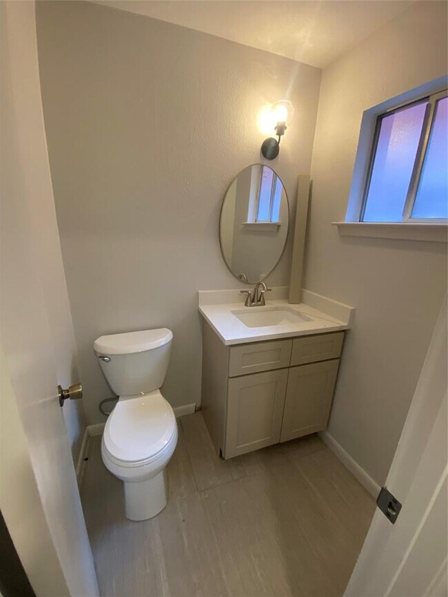 Photo - 2222 Mission Hill Dr