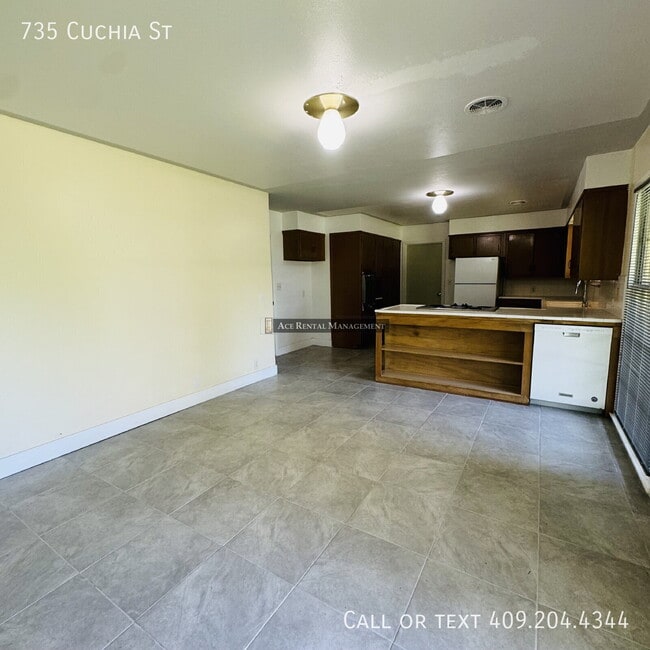 735 Cuchia St