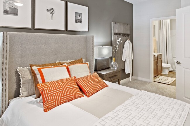 Bedroom with En-Suite Bathroom