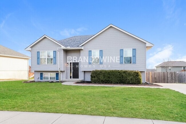 Building Photo - 1107 Viola St