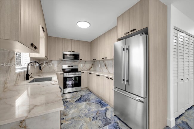 10350 SW 48th St Unit B