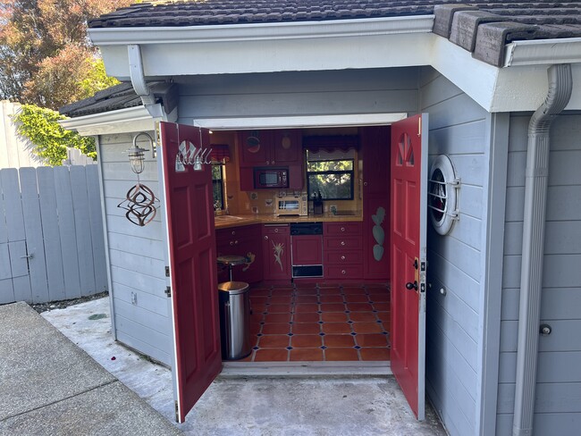 Private Entrance - 10045 Waldgrove Pl Condo Unit Casita
