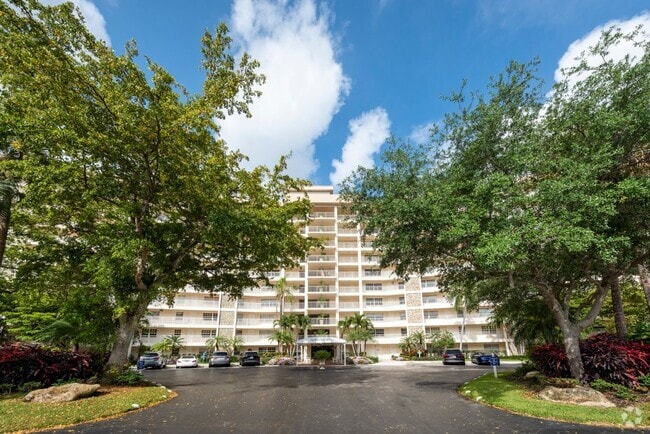 Building Photo - 3507 Oaks Way Rental