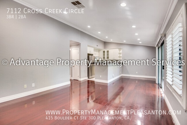 Building Photo - 7112 Cross Creek Cir