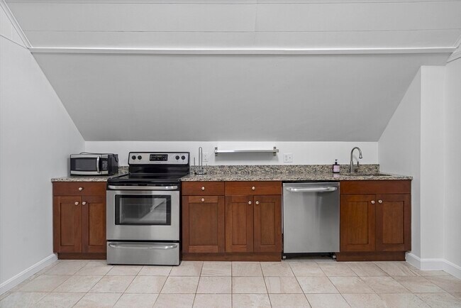 Photo - 155 5th St Unit 3