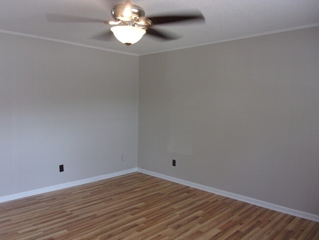 Photo - 1823 India Hook Rd