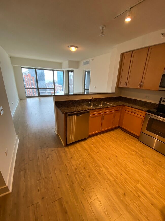 Photo - 600 S Dearborn St Unit 213