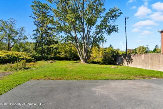 Photo - 123 N State St